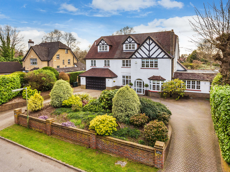 6 Bed House Detached For Sale in Warlingham